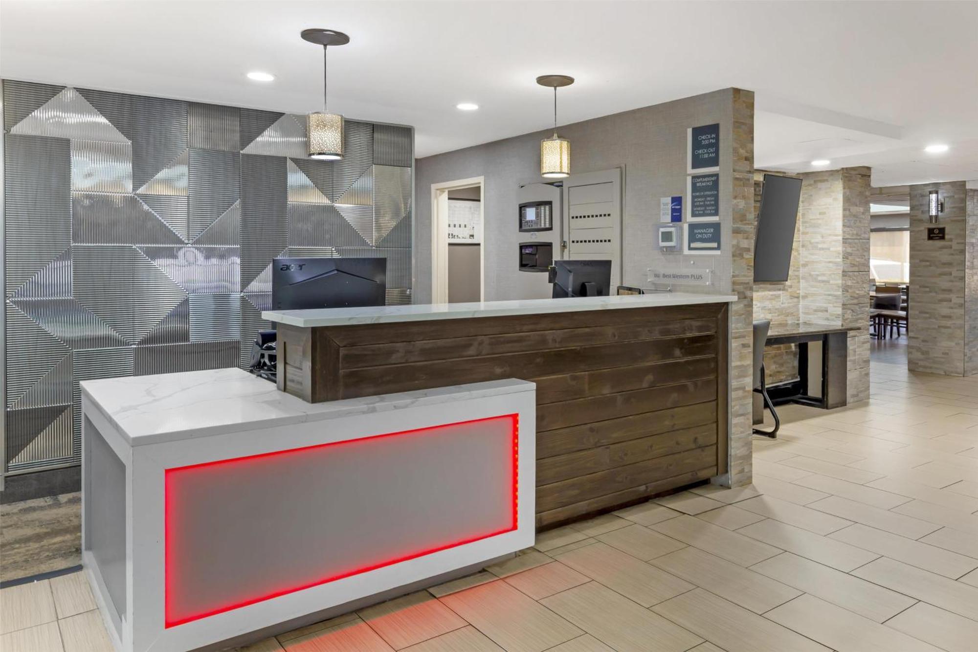 Best Western Plus Raleigh Crabtree Valley Hotel Exterior photo