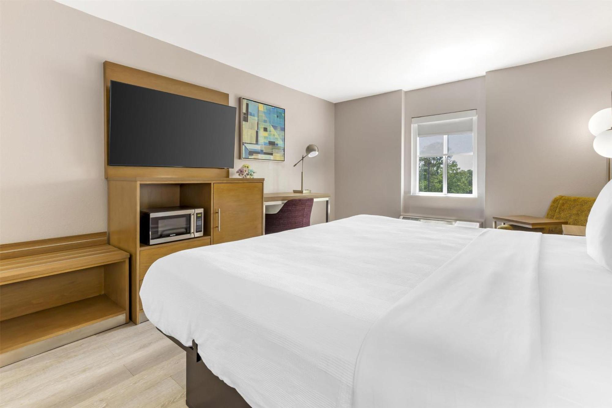 Best Western Plus Raleigh Crabtree Valley Hotel Exterior photo