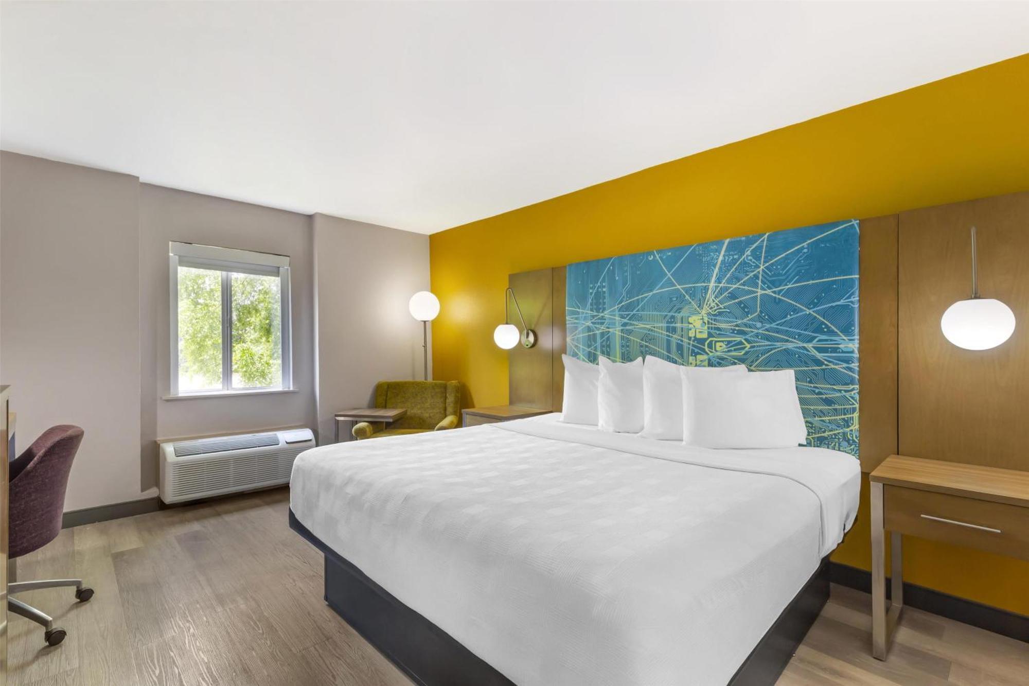 Best Western Plus Raleigh Crabtree Valley Hotel Exterior photo
