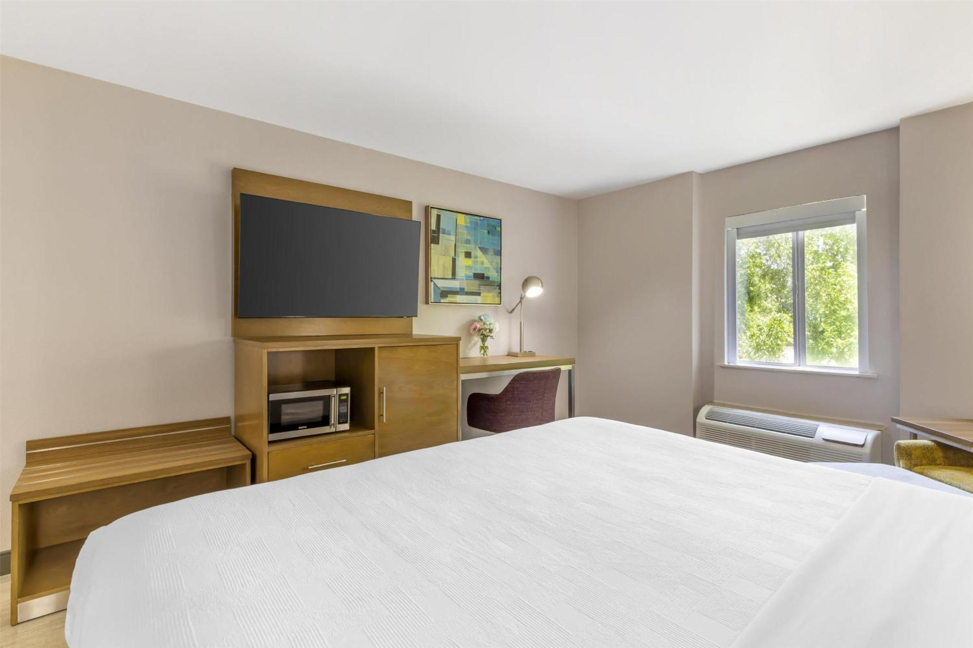 Best Western Plus Raleigh Crabtree Valley Hotel Exterior photo