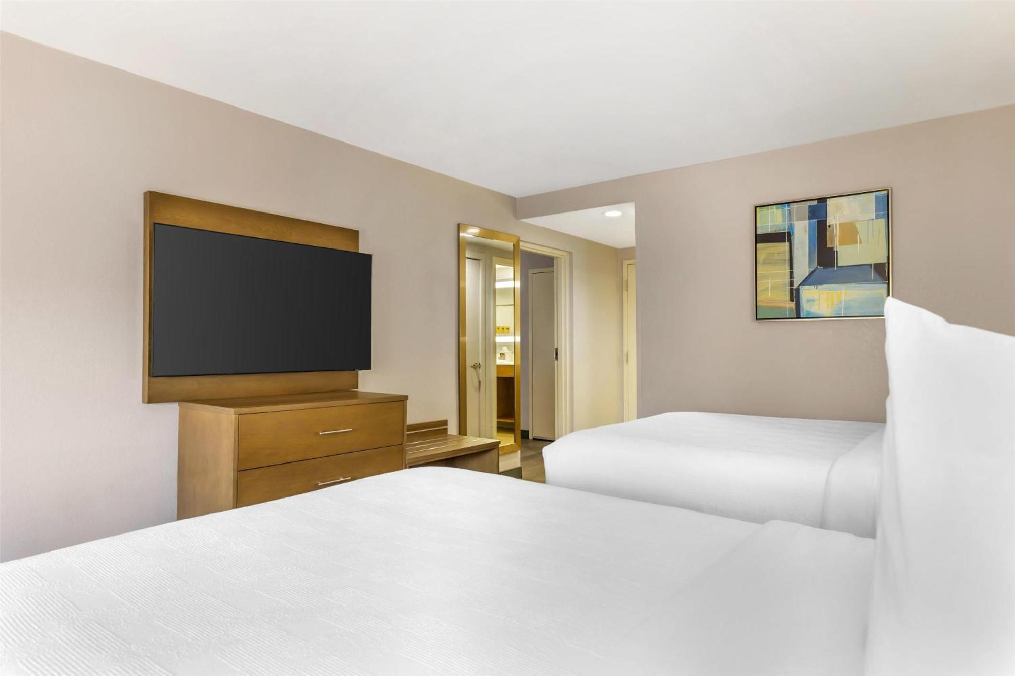 Best Western Plus Raleigh Crabtree Valley Hotel Exterior photo